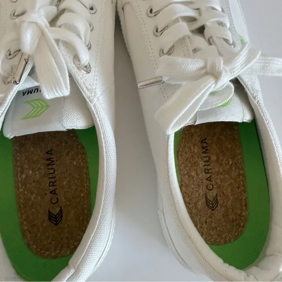 Cariuma The Oca Canvas Sneakers Women Size 8 Unisex Lace Up Comfy Off White