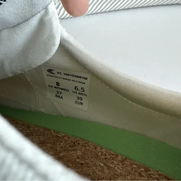 Cariuma The Oca Canvas Sneakers Women Size 8 Unisex Lace Up Comfy Off White