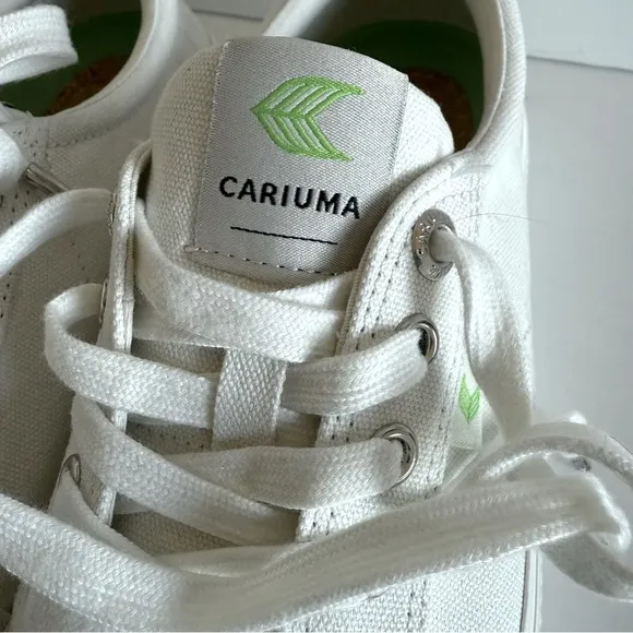 Cariuma The Oca Canvas Sneakers Women Size 8 Unisex Lace Up Comfy Off White
