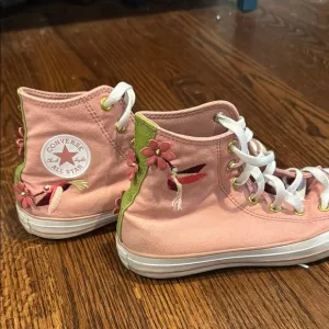 Chick Taylor Converse All Star Bloom and Hummingbird 3D Sneakers Size 5