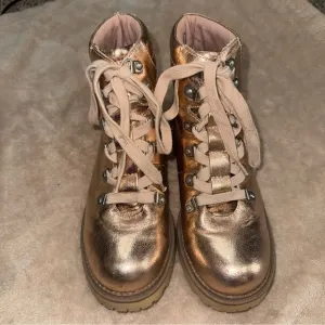CIRCUS by Sam Edelman Rose Gold/Copper Kinsley Combst Boots Women’s Size 6.6 EUC