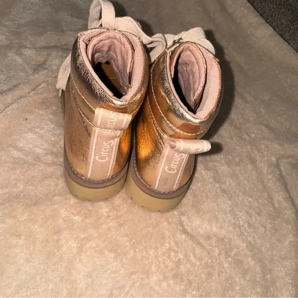 CIRCUS by Sam Edelman Rose Gold/Copper Kinsley Combst Boots Women’s Size 6.6 EUC