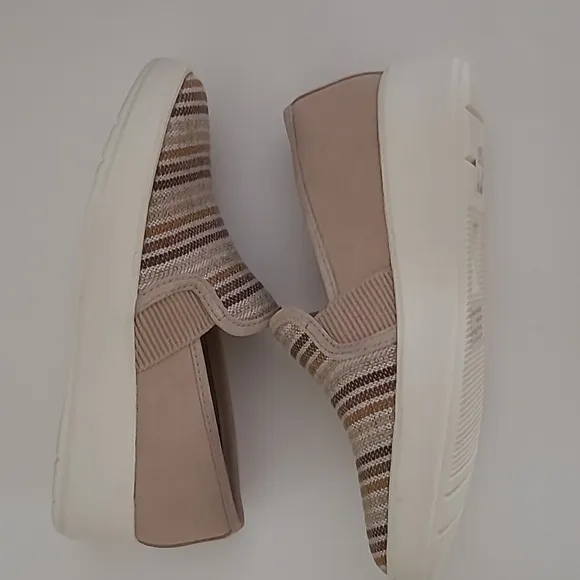 Clarks Collection Double Gore Slip-Ons - Layton Petal