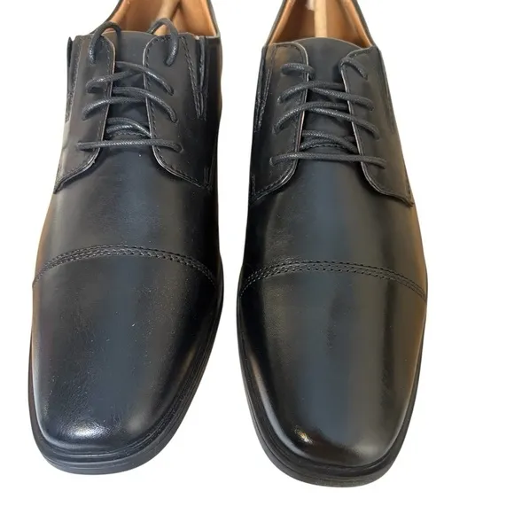 Clarks® Men's  sz 9.5 Wide Black Leather Tilden Cap Dress Shoes New in Box