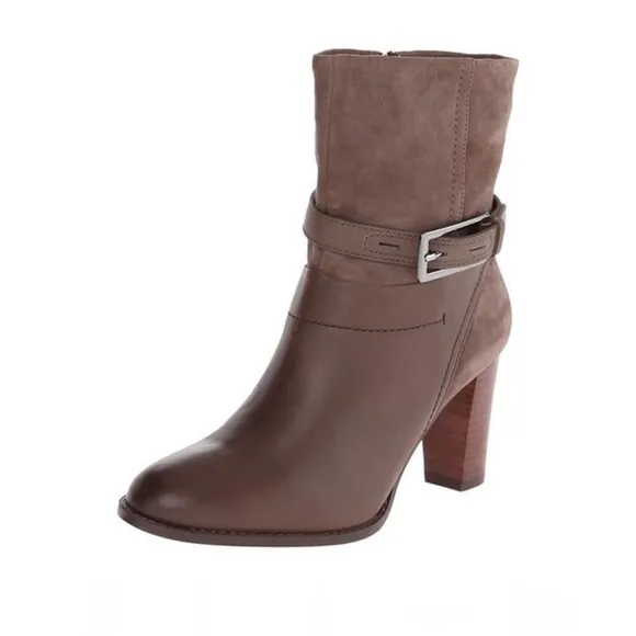 Clarks Womens Kacia Garnet Suede Leather Boots NWT  Size 8.5