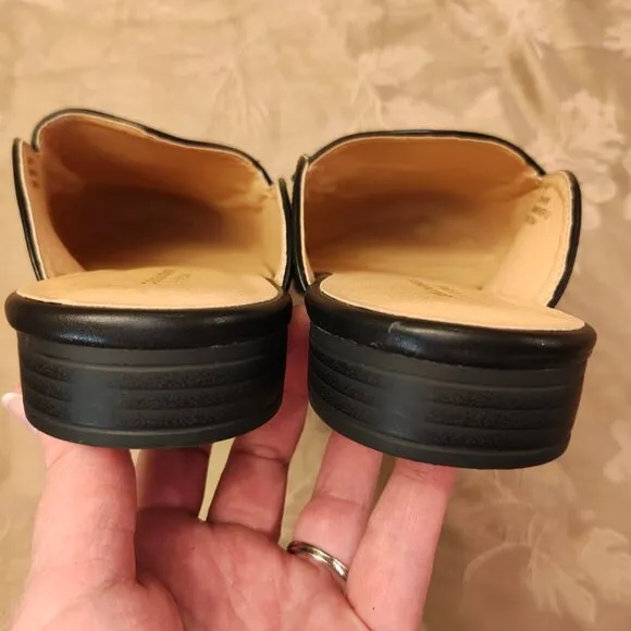 Cloudwalkers by Avenue Autumn Black Mules, Size 11W, Like New!
