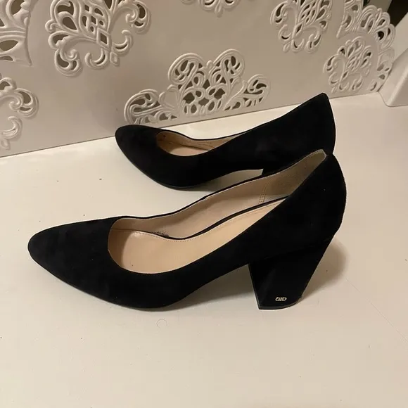 Cole Haan gorgeous thick heels Suede leather shoes