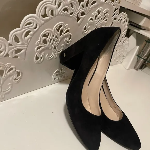 Cole Haan gorgeous thick heels Suede leather shoes