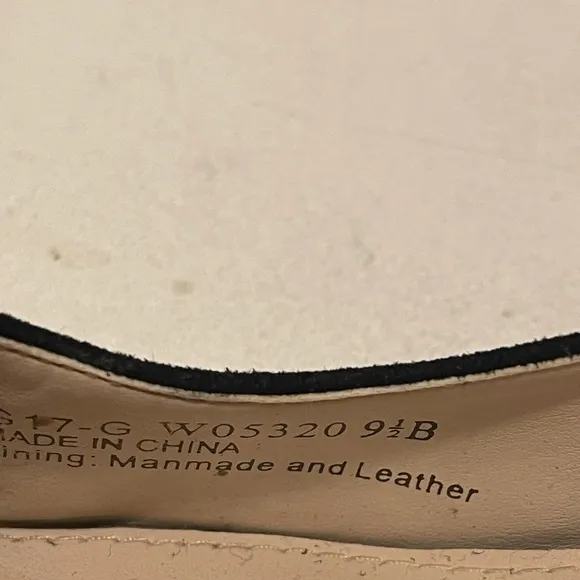 Cole Haan gorgeous thick heels Suede leather shoes