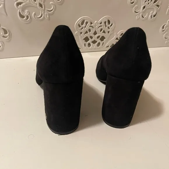 Cole Haan gorgeous thick heels Suede leather shoes