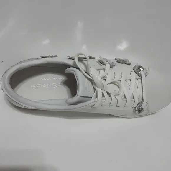 Cole Haan Women's White Leather Grandpro Floral Applique Tennis Sneakers US 9
