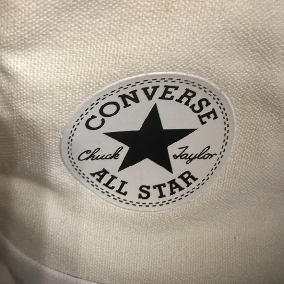 Converse all star chunky sole size 8.5 men’s , 10.5 women’s. Summertime