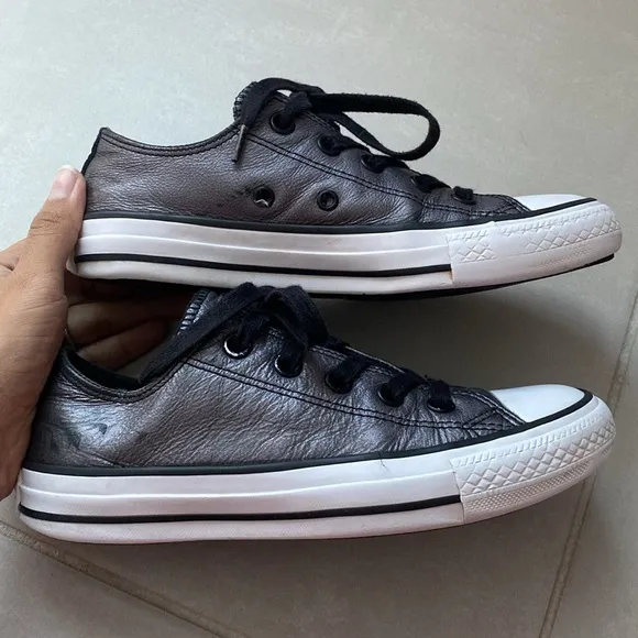 Converse All Star Women's Shoe Metallic Gray Low Top Leather Size 5