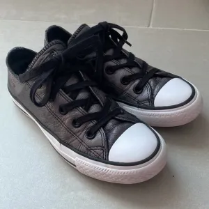 Converse All Star Women's Shoe Metallic Gray Low Top Leather Size 5