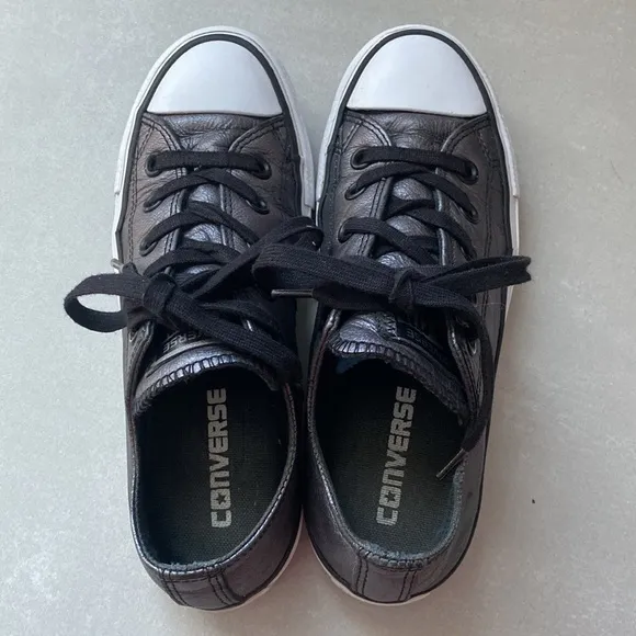 Converse All Star Women's Shoe Metallic Gray Low Top Leather Size 5