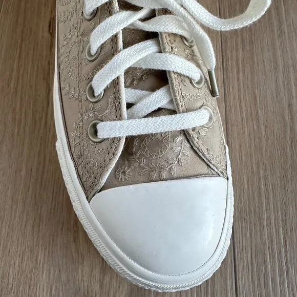❤️Converse Chuck Taylor All Star Lift Bow 9.5 Women's Shoes Embroidered A10246C