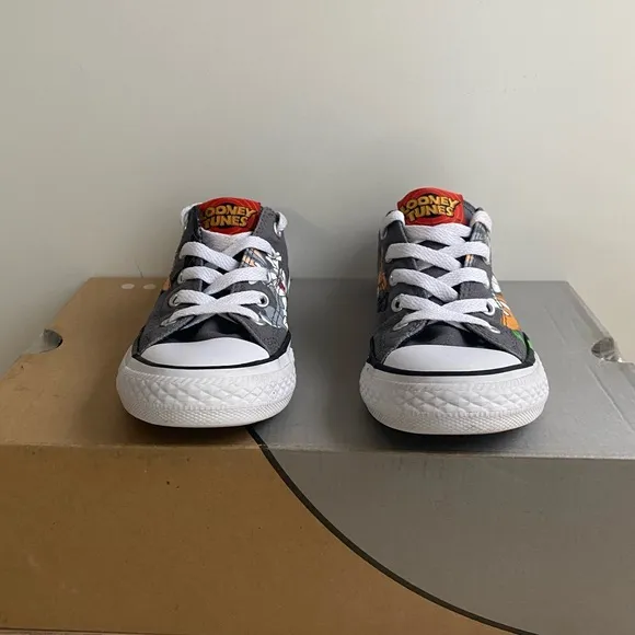 Converse Chuck Taylor All Star Looney Tunes Bugs Bunny Daffy Shoes - Size 13 C