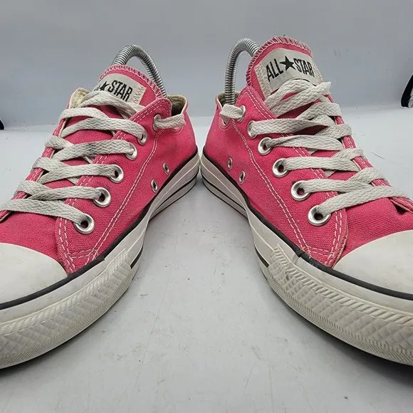 Converse Chuck Taylor All Star Womens 8 Raspberry Low Top Canvas Shoes 132298F
