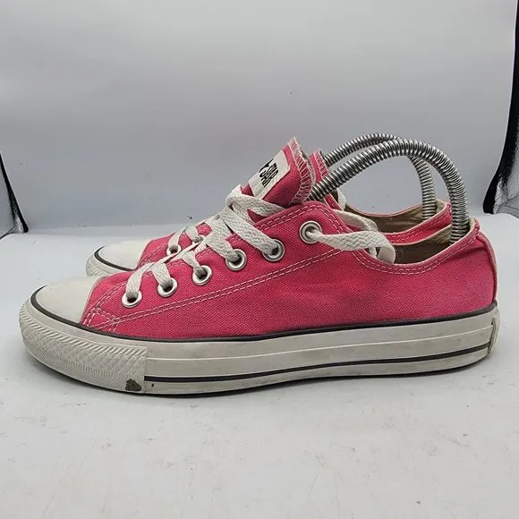 Converse Chuck Taylor All Star Womens 8 Raspberry Low Top Canvas Shoes 132298F