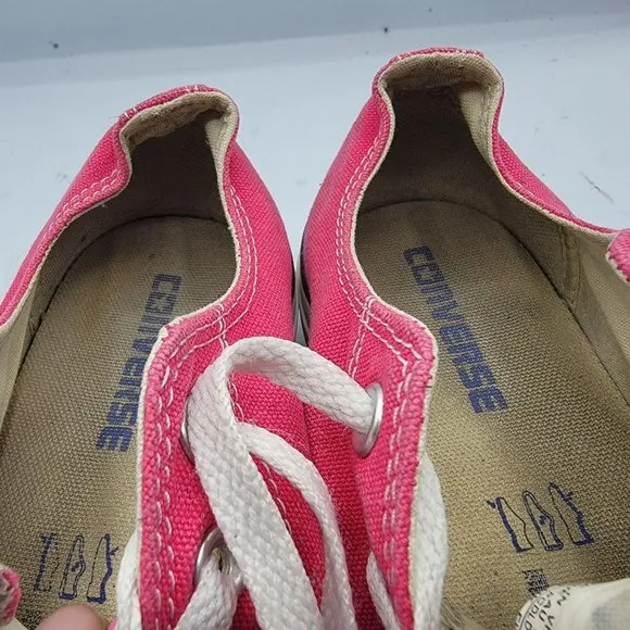 Converse Chuck Taylor All Star Womens 8 Raspberry Low Top Canvas Shoes 132298F