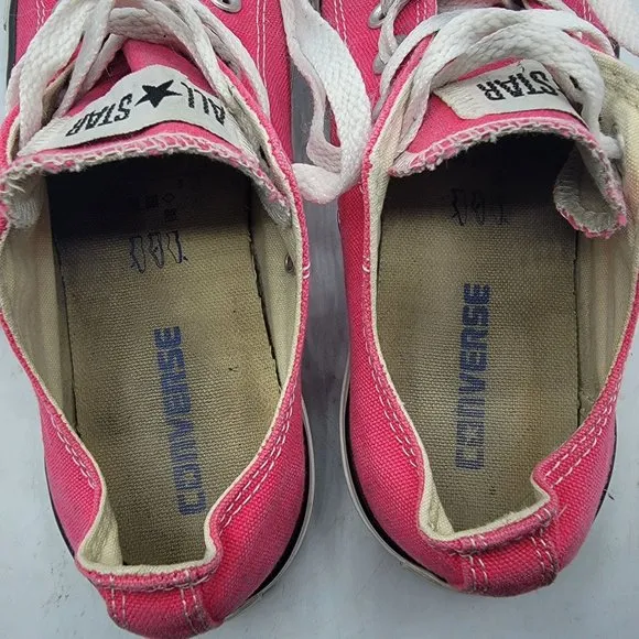 Converse Chuck Taylor All Star Womens 8 Raspberry Low Top Canvas Shoes 132298F