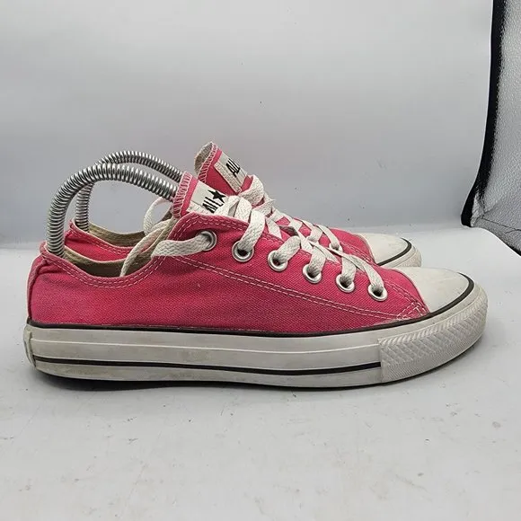 Converse Chuck Taylor All Star Womens 8 Raspberry Low Top Canvas Shoes 132298F