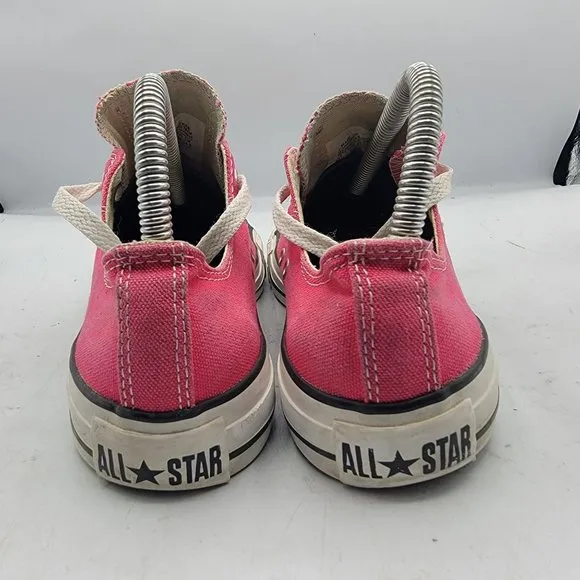 Converse Chuck Taylor All Star Womens 8 Raspberry Low Top Canvas Shoes 132298F
