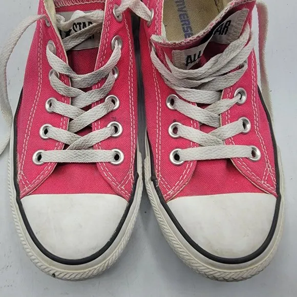 Converse Chuck Taylor All Star Womens 8 Raspberry Low Top Canvas Shoes 132298F