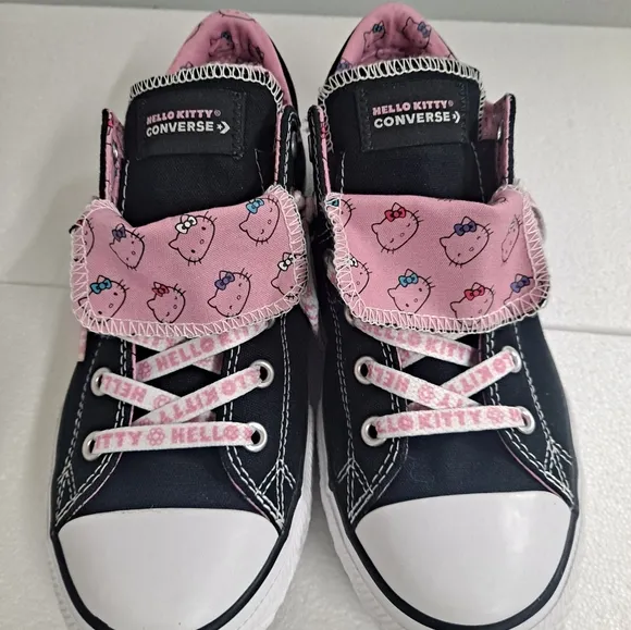 Converse Chuck Taylor Hello Kitty Junior Size 6 These are in excellent condition