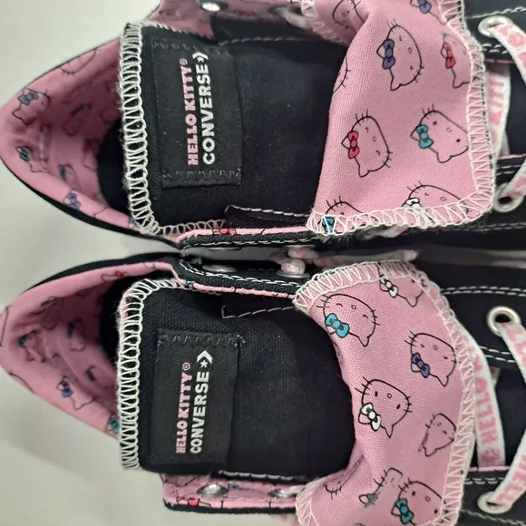 Converse Chuck Taylor Hello Kitty Junior Size 6 These are in excellent condition