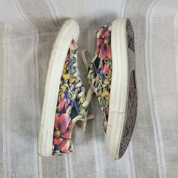 Converse Low Tops Sneakers Tennis Shoes Tropical Floral Size 9