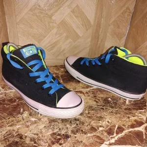 Converse men's All Star chuck Taylor mid shoes black size men 7 women 8.5.   475