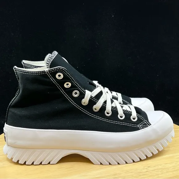Converse Women's Chuck Taylor All Star Lugged 2.0 Hi Shoes Size 10 Black A00870C