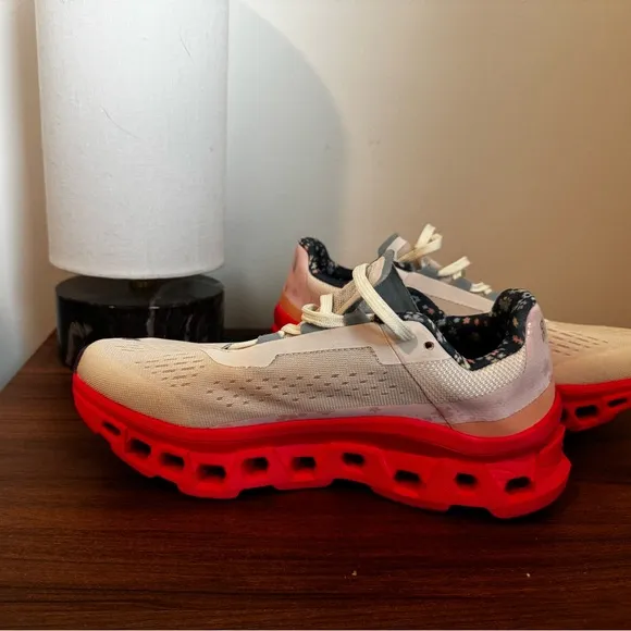 COPY - Free People x On Running Cloud-monster Sneakers Oyster Lotus 3WE30633274…