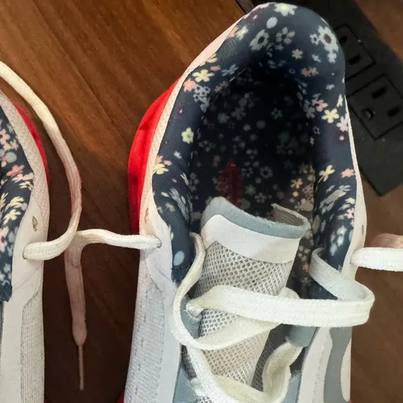 COPY - Free People x On Running Cloud-monster Sneakers Oyster Lotus 3WE30633274…