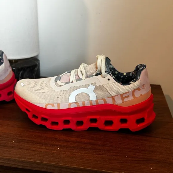 COPY - Free People x On Running Cloud-monster Sneakers Oyster Lotus 3WE30633274…