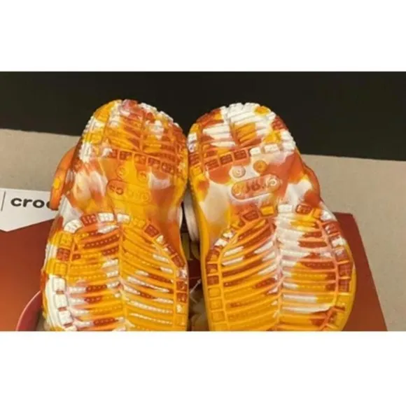 Crocs Honey Nut Cheerios Clogs SZ 5C New   Novelty Socks