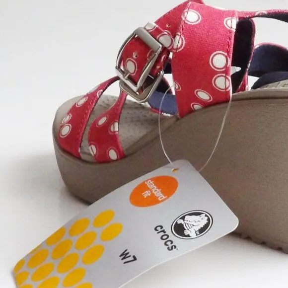 Crocs LEIGH Graphic Wedge Sandal Ankle Strap Sz 7 NWT Red &amp; White Polka Dot