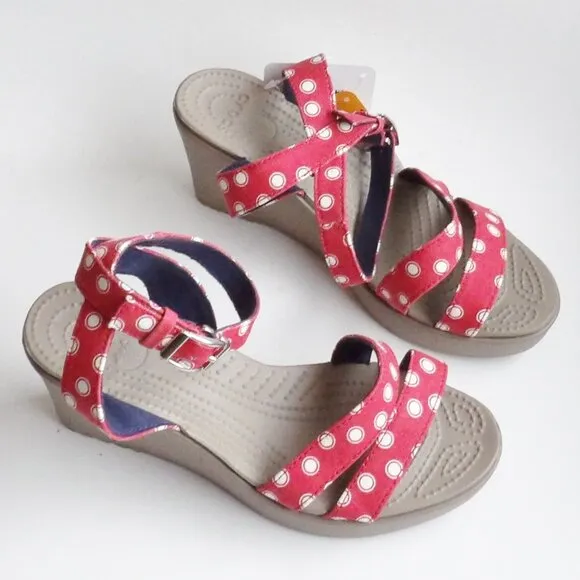 Crocs LEIGH Graphic Wedge Sandal Ankle Strap Sz 7 NWT Red &amp; White Polka Dot