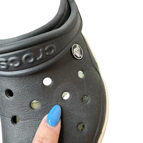 CROCS - UNISEX FRONT COURT CLOG SHOES Black &amp; White Women’s Size 8
