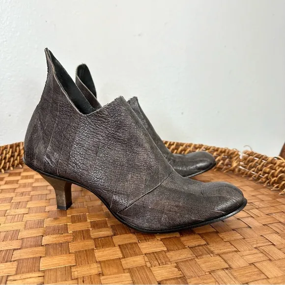 Cydwoq Cybele leather heels neutral lagenlook artsy maximalism unique bohemian