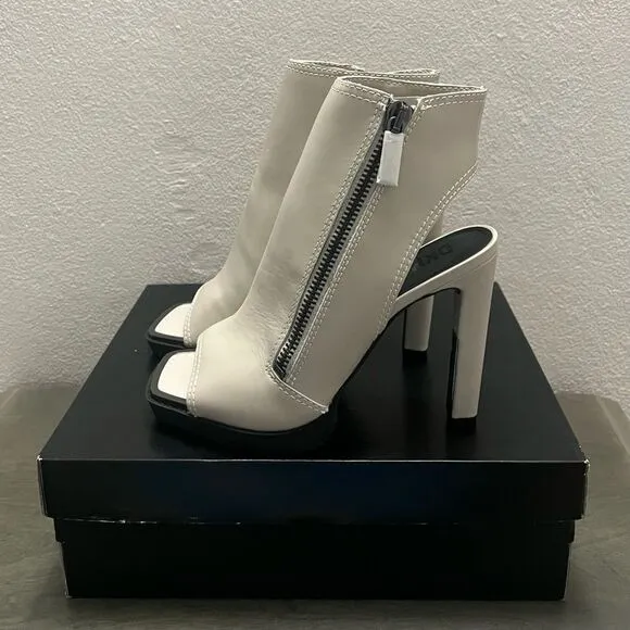 DKNY Malia Shooties Women's Size 9 Ivory Leather Neutral Classic Designer Preppy