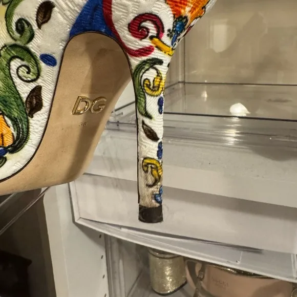 Dolce and gabbana size 38