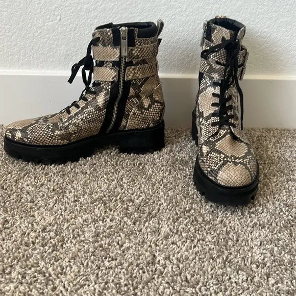 Dolce Vita Paline Snake Black and Gray Print Combat Boots Size 8.5