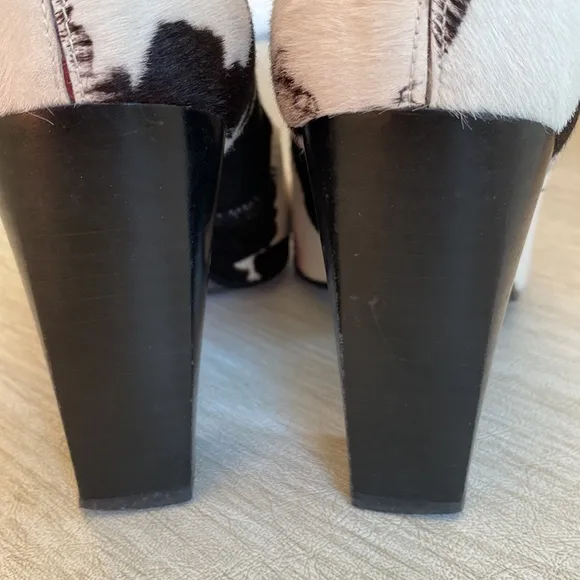 DONALD J PLINER SIGNATURE Casey Black &amp; White Calf Hair Pony Pumps Sz 8-1/2 M