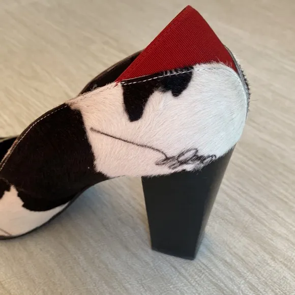 DONALD J PLINER SIGNATURE Casey Black &amp; White Calf Hair Pony Pumps Sz 8-1/2 M