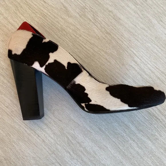 DONALD J PLINER SIGNATURE Casey Black &amp; White Calf Hair Pony Pumps Sz 8-1/2 M