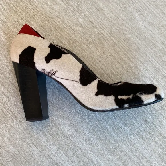 DONALD J PLINER SIGNATURE Casey Black &amp; White Calf Hair Pony Pumps Sz 8-1/2 M