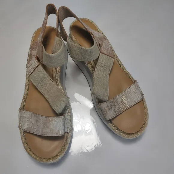 Donald Pliner Espardrilles Size 10M