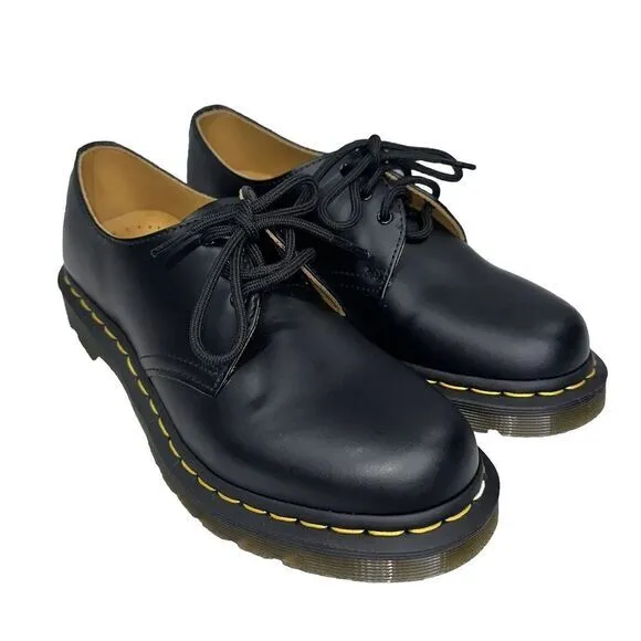 Dr. Martens AirWair Women's NWT Smooth Leather Oxford Shoes Black‎ #11837 Sz 9